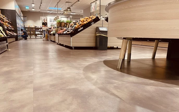 retail store mastertileinstaller